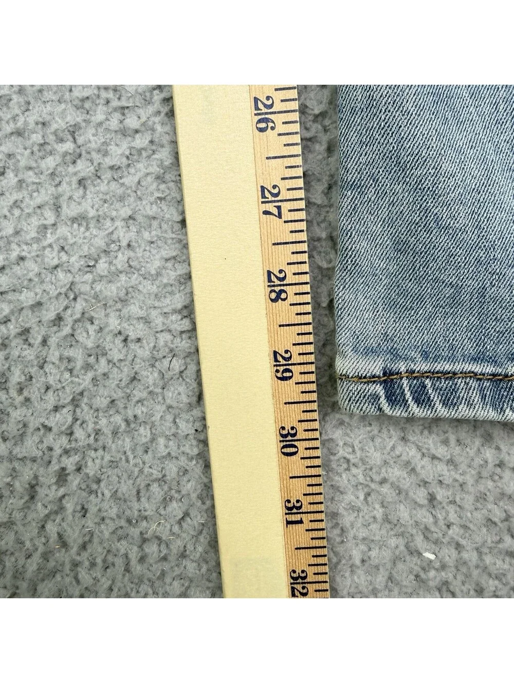 Levis nwt excellent